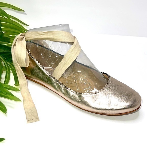 VIA SPIGA Leather Platinum Metallic Ballet Flats Size 8.5M - Picture 1 of 15